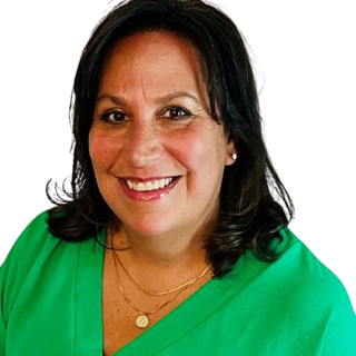 Headshot of Alison Brewer
